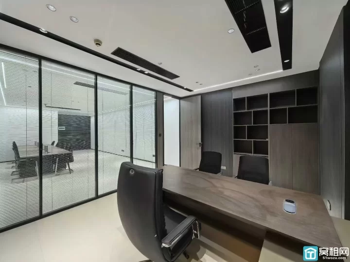 鄞州区钟公庙街道写字楼慧和大厦178平豪华装修2个隔间带家具出租8800元/月