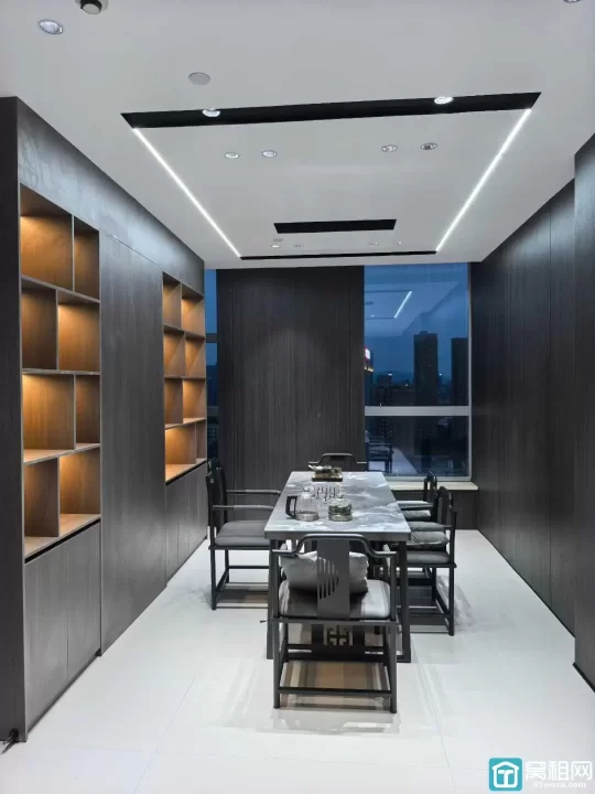 鄞州区钟公庙街道写字楼慧和大厦178平豪华装修2个隔间带家具出租8800元/月