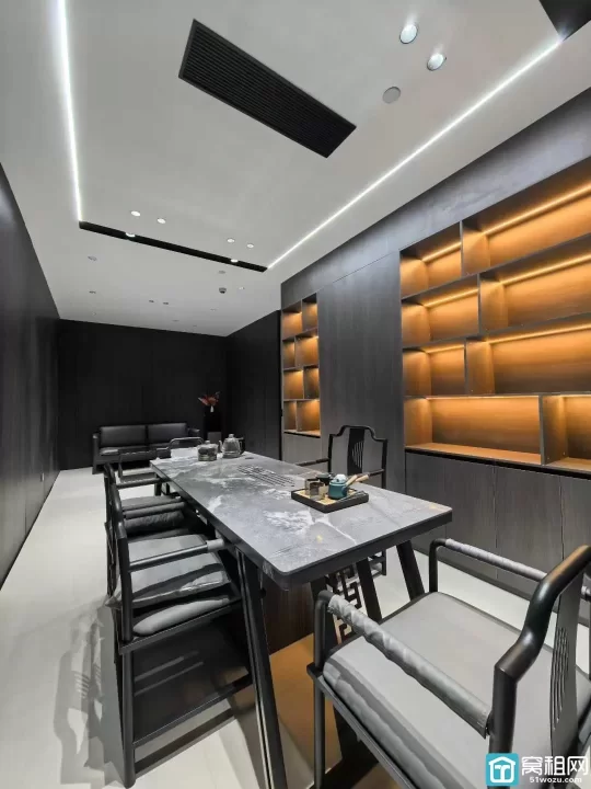 鄞州区钟公庙街道写字楼慧和大厦178平豪华装修2个隔间带家具出租8800元/月