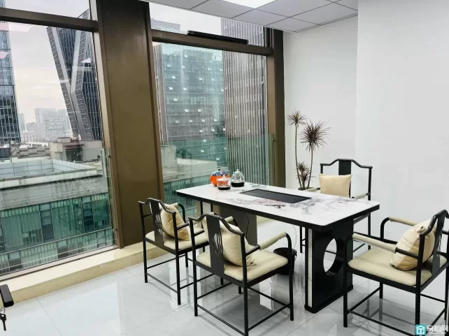 宁波商会大厦全新装修，215平带全套家具写字楼租金12000元/月