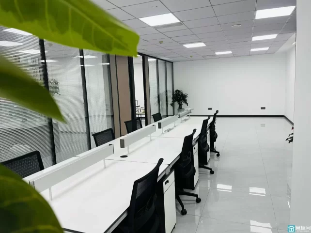 宁波商会大厦全新装修，215平带全套家具写字楼租金12000元/月