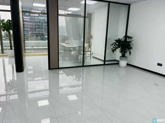 宁波商会大厦全新装修，215平带全套家具写字楼租金12000元/月