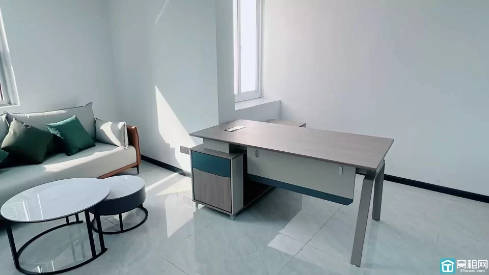 百丈路，会展中心旁，富豪大厦122平出租，全新精装修2隔断，带家具，随时可入驻