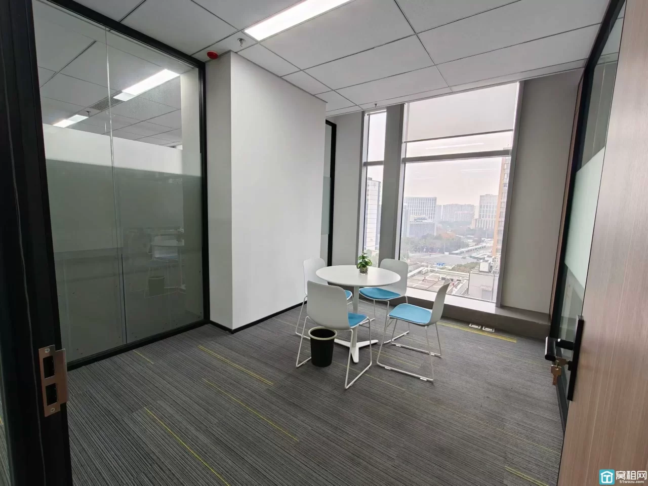 宁波通途路绿园大厦隔壁6、7号线地铁口办公室298平米招租