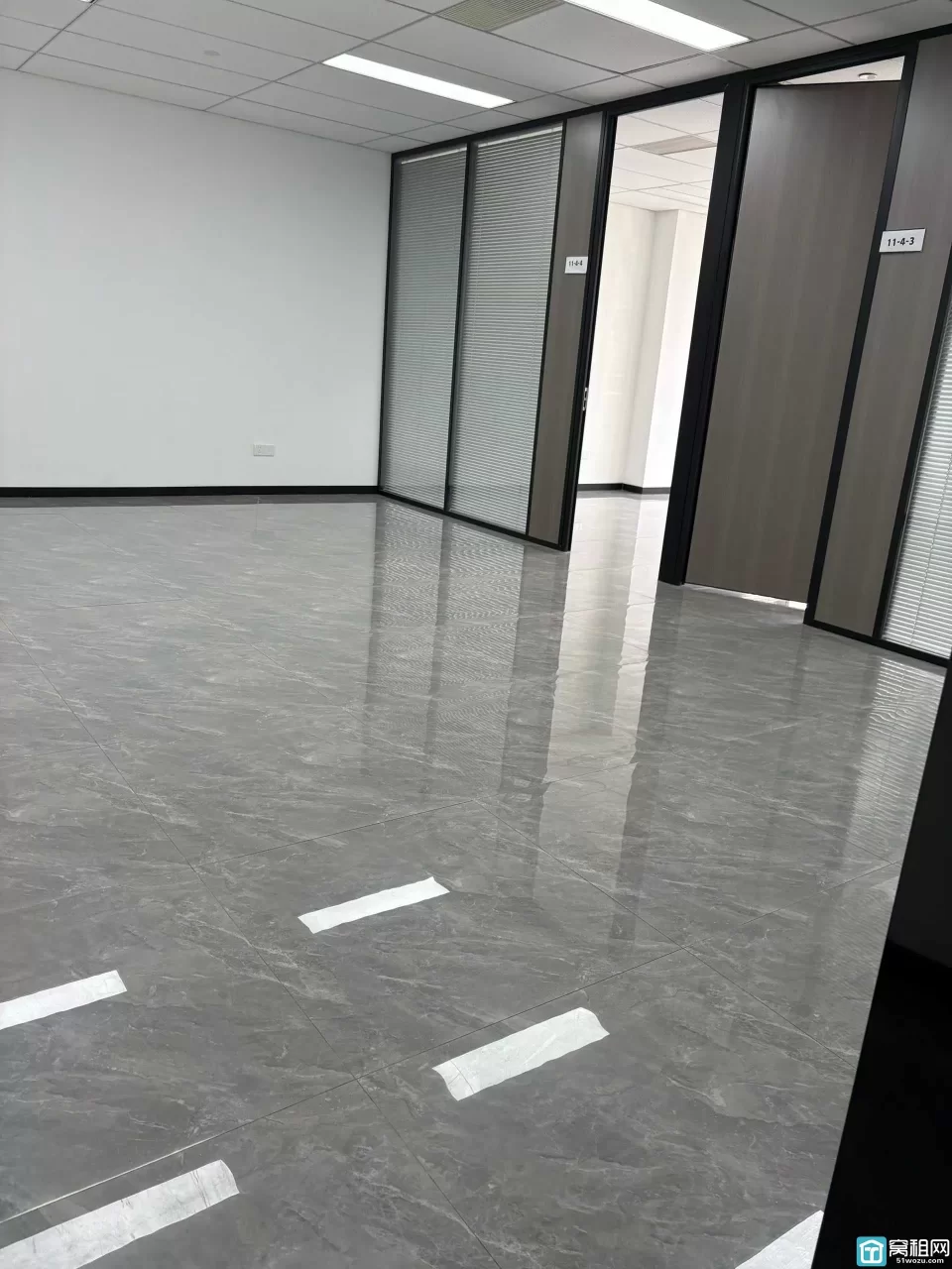 星湖湾1号楼靠近万象城，280平，全新装修，看湖看江，交通方便