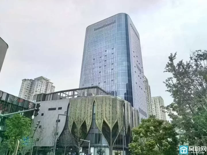 宁云中心337平米， ​定制安装办公隔间，现房出租