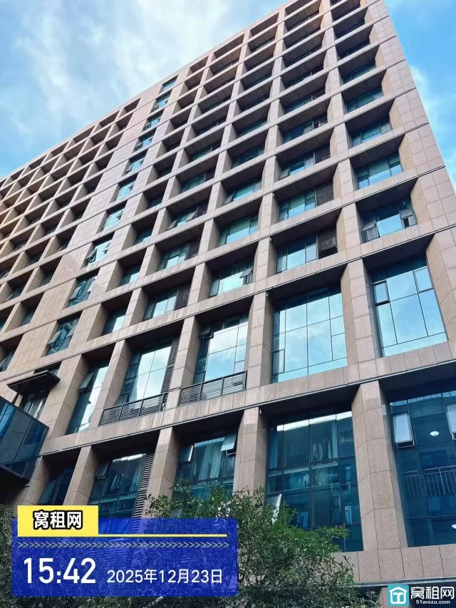 东部新城科技众创空间停车包月费多少？