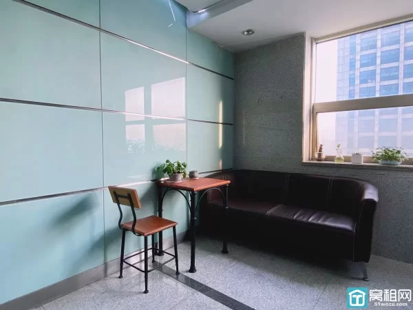 鄞州区创富港新天地众创空间停车包月收费多少？