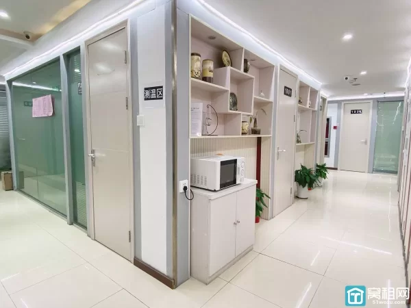 鄞州区创富港新天地众创空间停车包月收费多少？