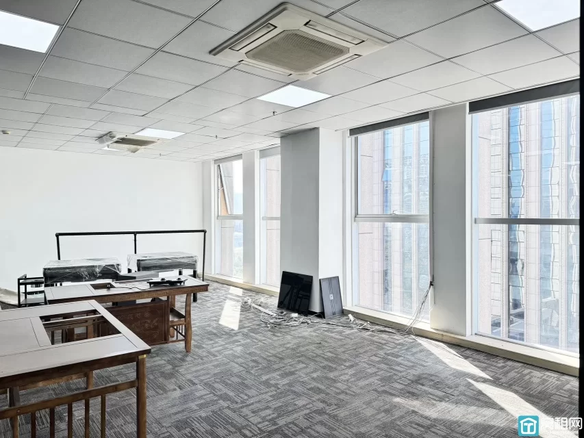 宁波世纪大道华东城中型面积办公房出租面积200.16平租金9437元/月