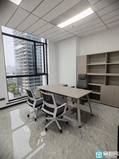 高新区凌云大厦隔壁外经合作大厦 精装126平米办公室出租，单价1.4元
