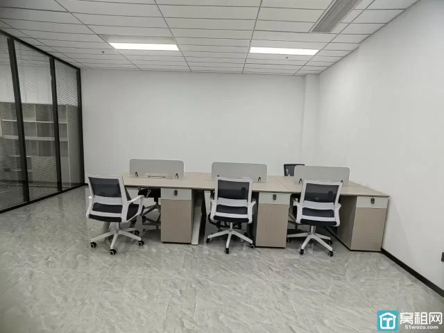 高新区凌云大厦隔壁外经合作大厦 精装126平米办公室出租，单价1.4元