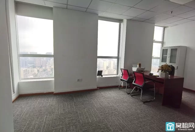 鄞州万达附近慧和大厦室110平，带隔间，朝东亮间，带家具租金4500每月