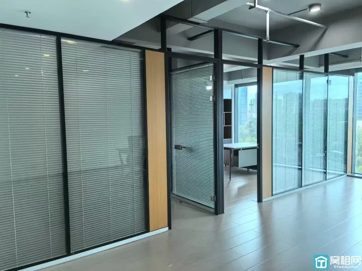 地铁口3号线锦寓路站汇亚国际大厦96平米租金4900每月出租