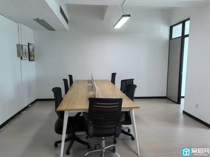 出租鄞州区和邦大厦对面写字楼汇亚国际大厦88平租金4500每月，全套办公家具