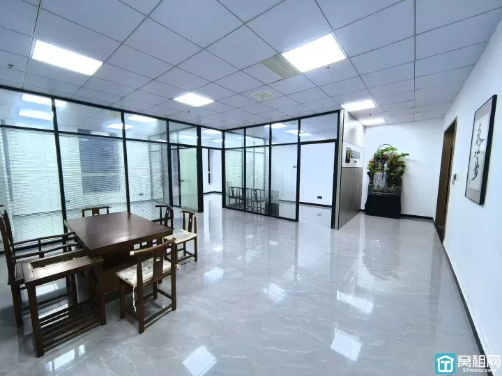 宁波恒凯中心对面慧和大厦正电梯口办公室面积120平3隔间招租