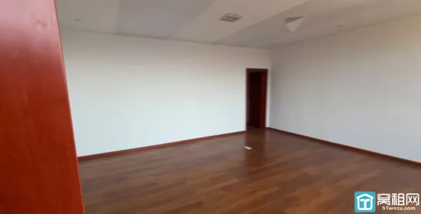 鄞州下应梦创金谷科创产业园 面积:825平 具备各个部门办公室、会议室、洽谈室等出租