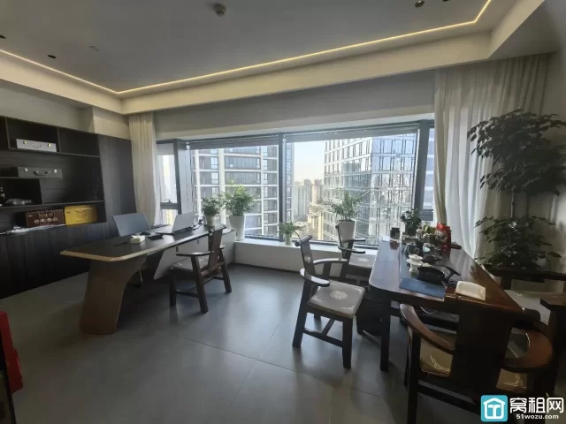 舟宿夜江对面南苑滨江大厦江景房280平三个隔间，西南朝向带家具出租，可注册带水源，24小时独立空调