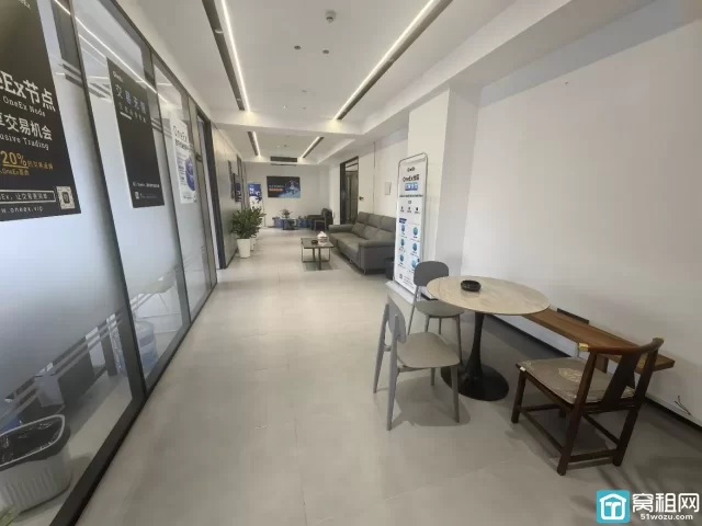 舟宿夜江对面南苑滨江大厦江景房280平三个隔间，西南朝向带家具出租，可注册带水源，24小时独立空调