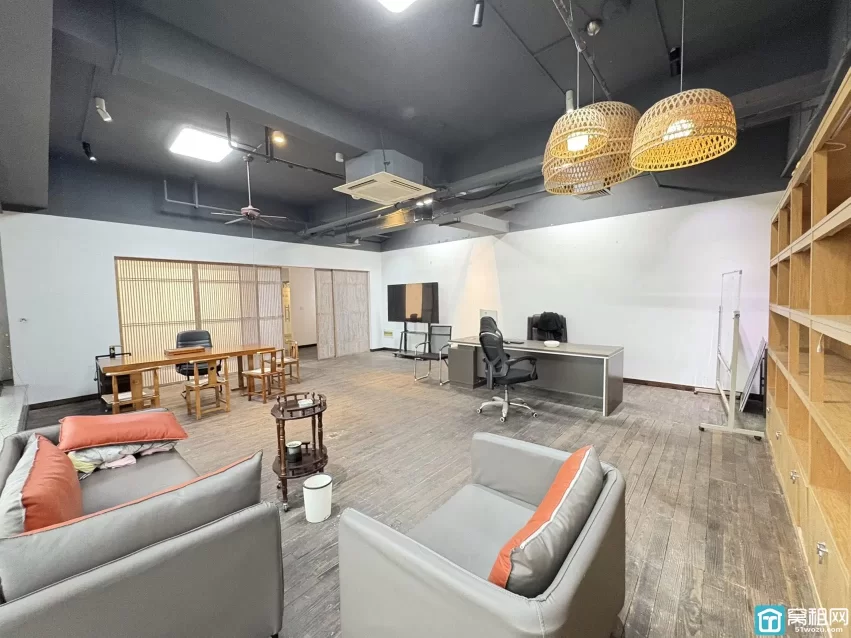 城南商务大厦 360平 精装修办公室出租14500元/月西北朝向