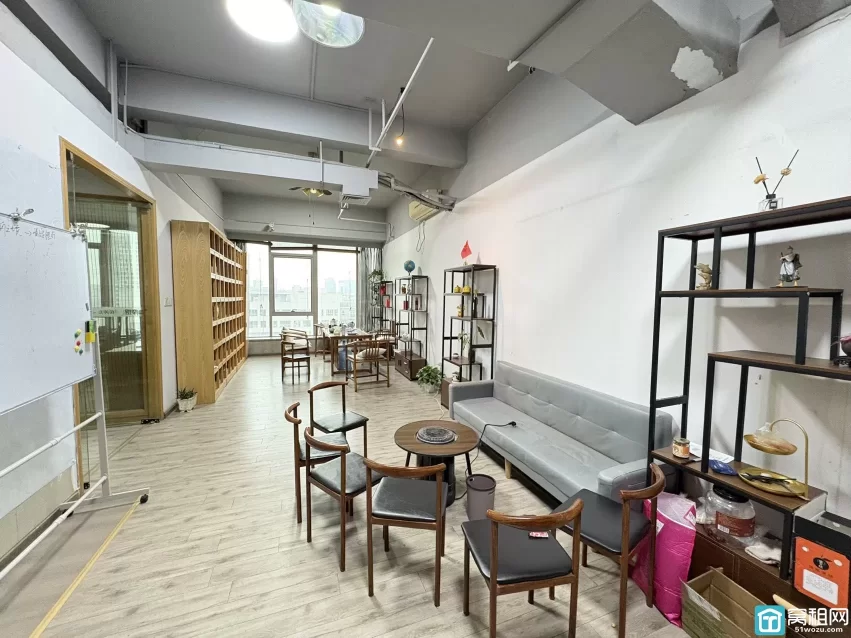 城南商务大厦 360平 精装修办公室出租14500元/月西北朝向