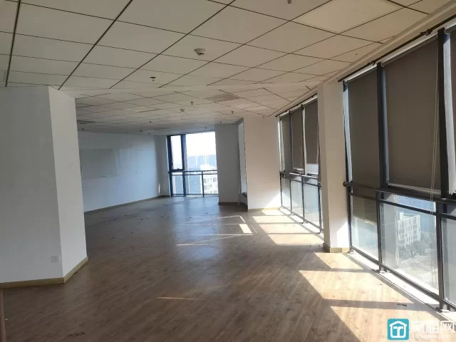 金东大厦540平米写字楼出租，整层1526.35平方，物业费6.8元/平/月