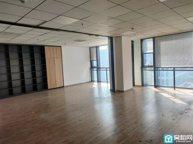 金东大厦540平米写字楼出租，整层1526.35平方，物业费6.8元/平/月