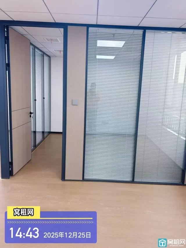 宁波海曙区轻纺城附近高校硅谷102.3平米精装修全新交付办公室出租