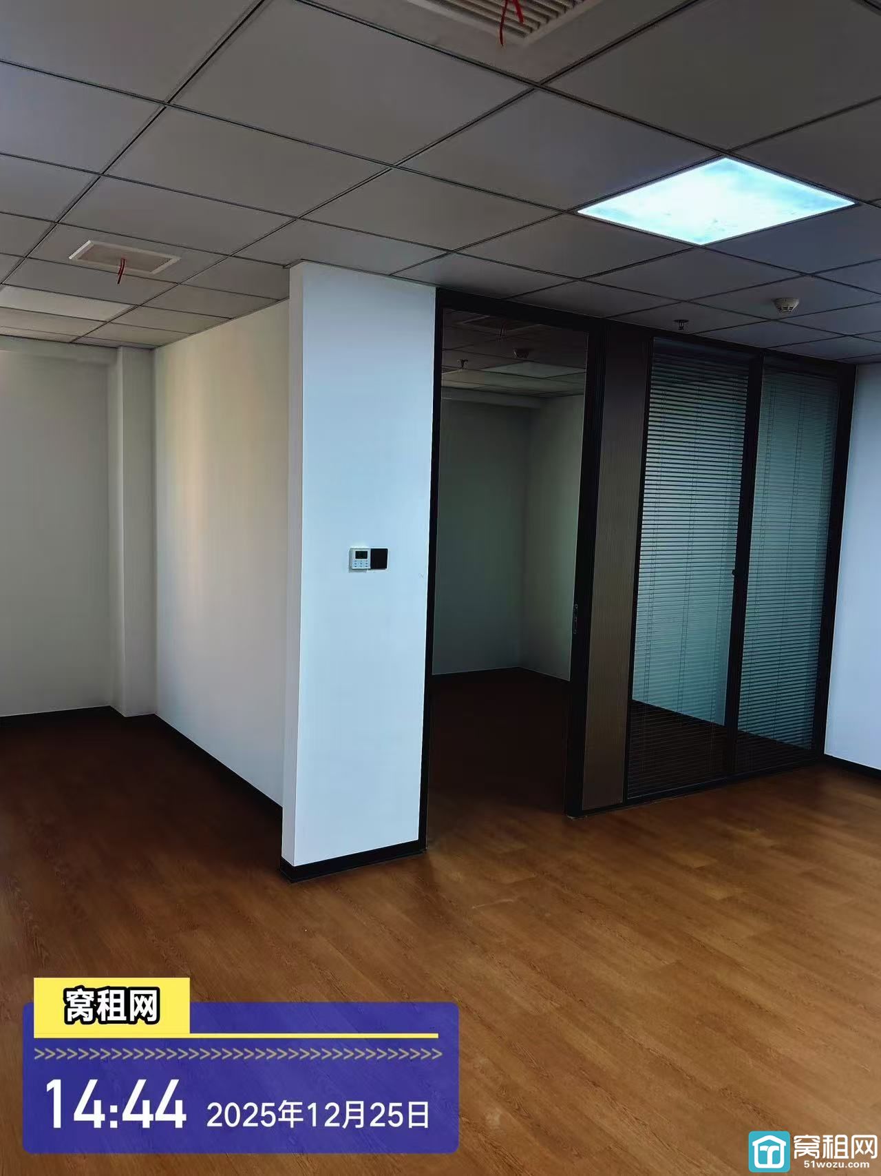 宁波栎社国际机场附近高校归谷89平米精装修办公室出租4400元1年租金