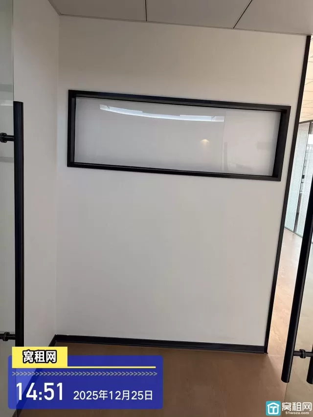 宁波鄞州大道高架附近高校硅谷103.9平米办公楼精装修出租