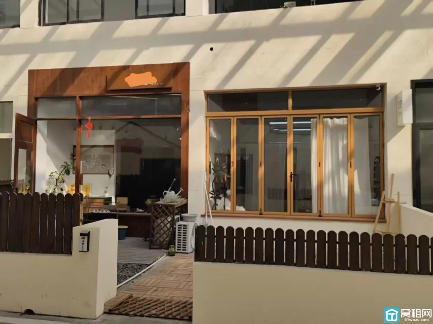 鄞州区印象城附近创咖园区70平米带露台的出现可以开店可以办公