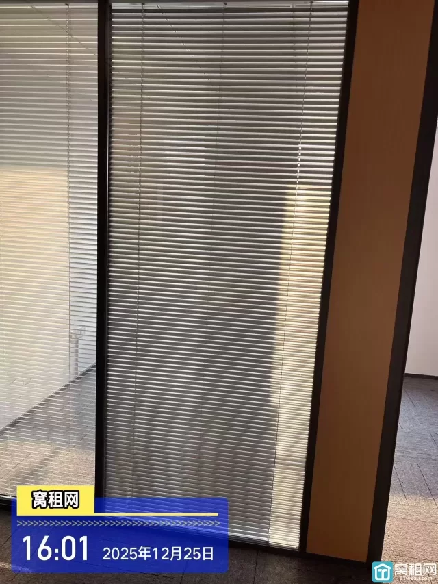 海曙石碶富港电商城94.55平米办公室出租价格3738元/月