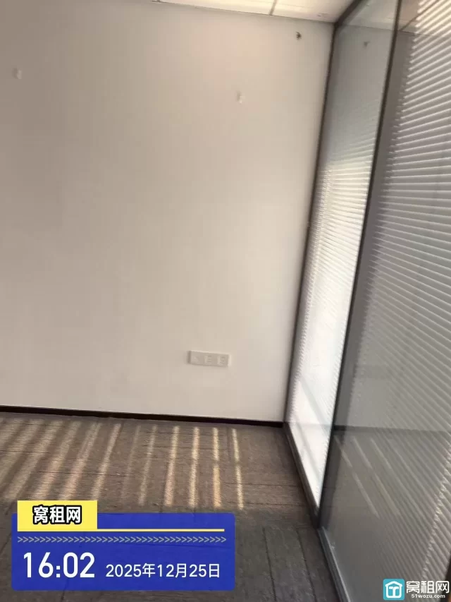 海曙石碶富港电商城94.55平米办公室出租价格3738元/月