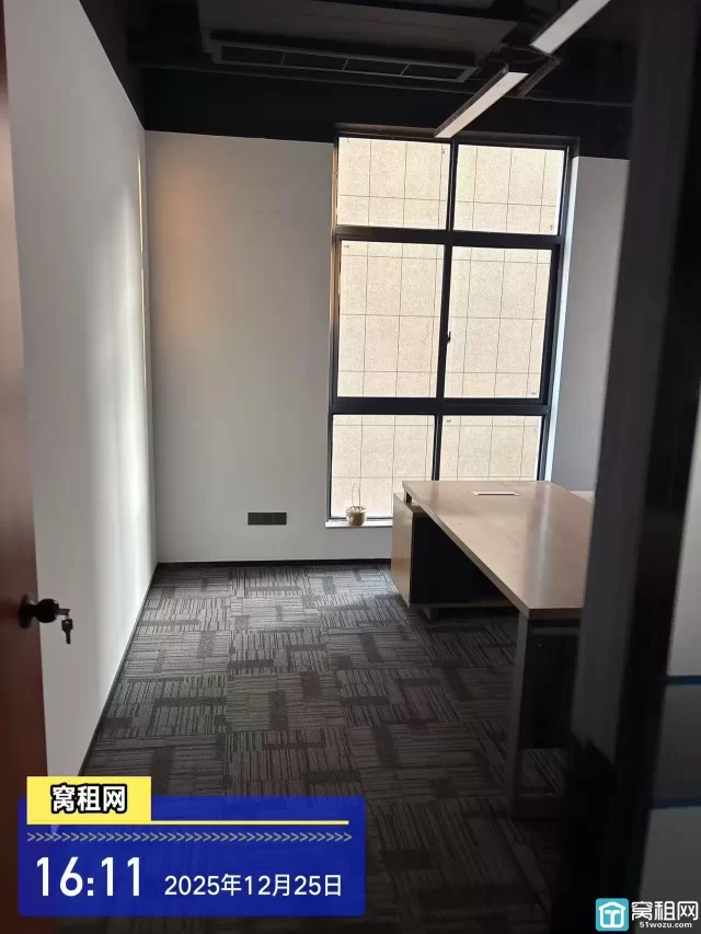 宁波机场附近富港电商城557平米带厨房，会所，淋浴间加办公室出租