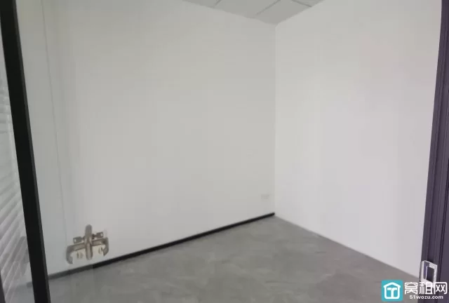 浙江创新中心大厦87平朝东2隔间办公室出租单价1.5元