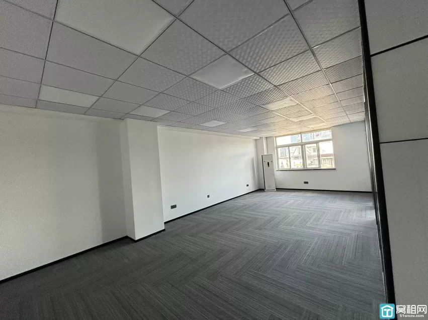 江北老外滩隔壁宁波茗雅苑大厦118平米办公室出租5000元/月