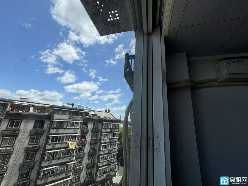 江北老外滩隔壁宁波茗雅苑大厦118平米办公室出租5000元/月