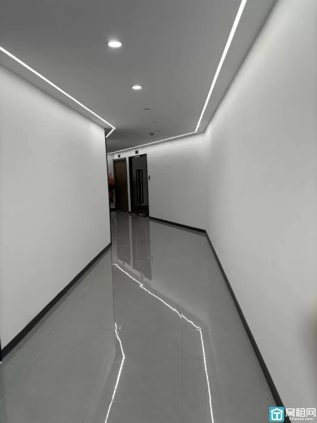 江北老外滩隔壁宁波茗雅苑大厦118平米办公室出租5000元/月