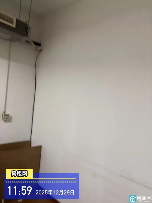 健宸大厦开发商直租办公室面积39平米租金1000元含物业费