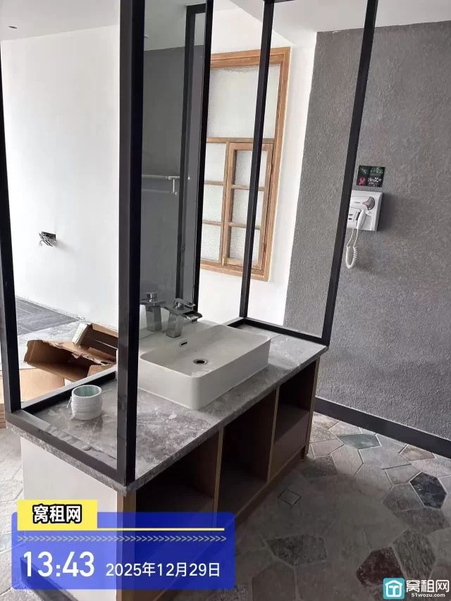 南部商务区附近宁波文体大厦新出70平米带水源办公室出租