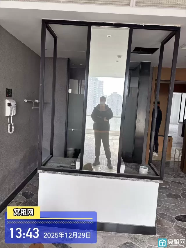 南部商务区附近宁波文体大厦新出70平米带水源办公室出租