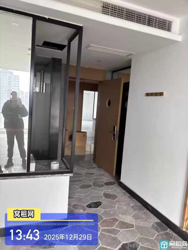 南部商务区附近宁波文体大厦新出70平米带水源办公室出租