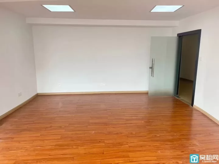 海曙灵桥路天封大厦58平方2200元每月办公室出租