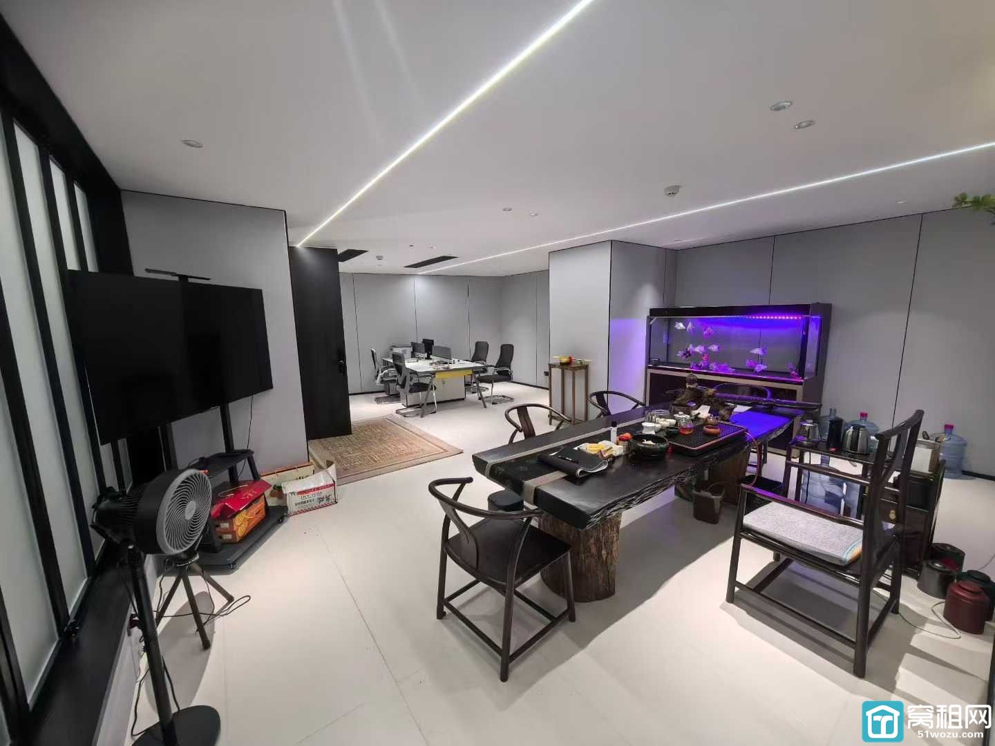 钱湖天地5楼180平，精装修带家具，7500元/月