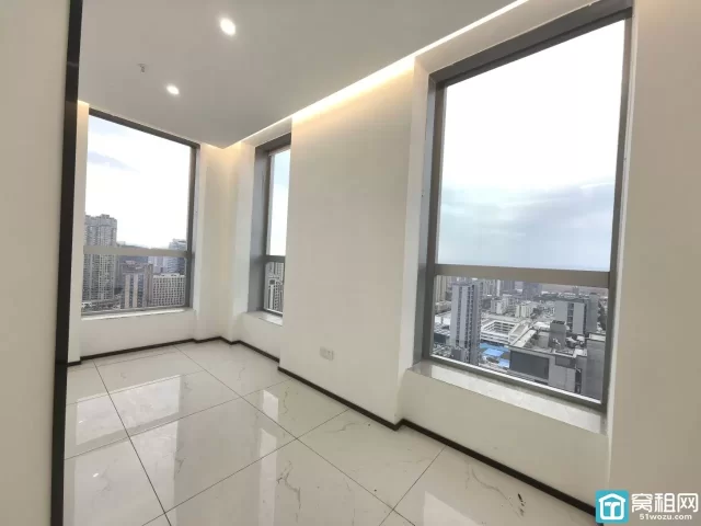 房东出租万达旁写字楼汇合大厦 精装190平，西南采光 3隔间 8500月