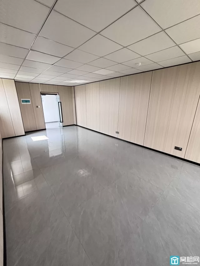 宁波鄞州区姜山写字楼魔方创意园60平米办公室出租价格1700元/月