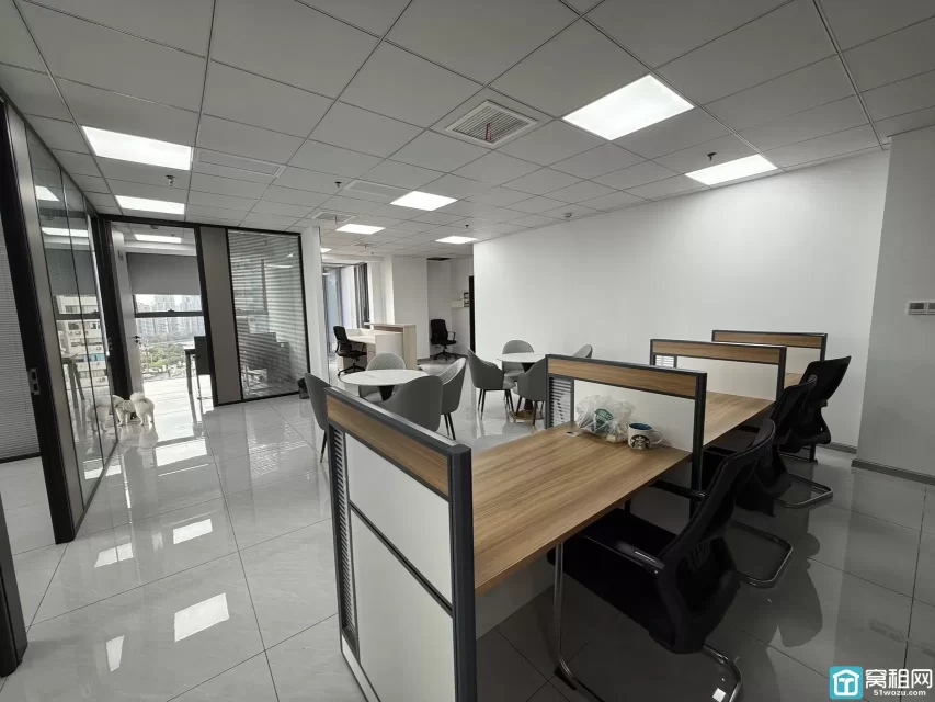 海曙5A写字楼银亿环球中心办公室240平，落地窗三面采光，带上下水