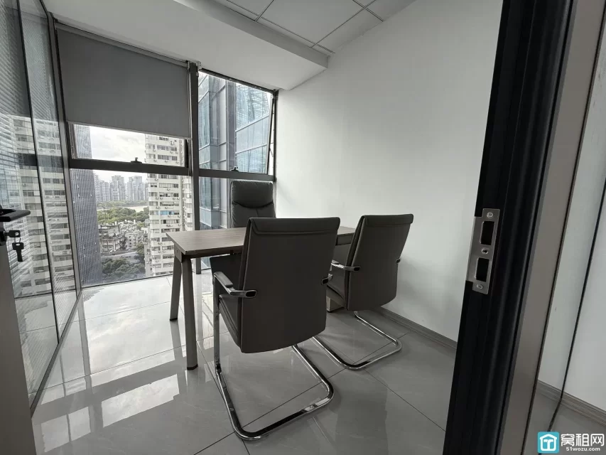 海曙5A写字楼银亿环球中心办公室240平，落地窗三面采光，带上下水