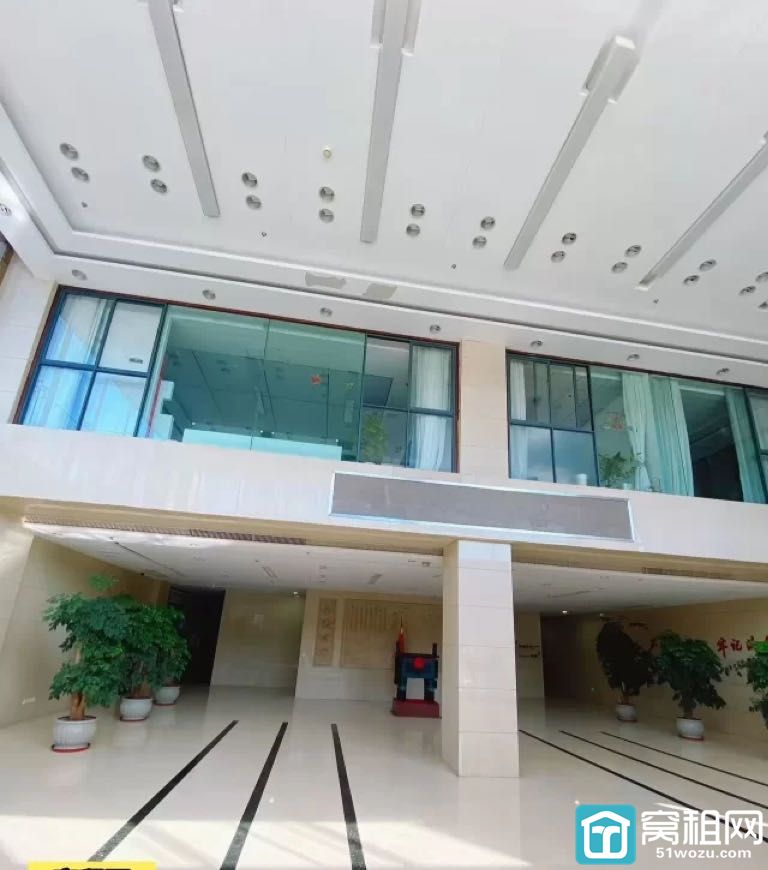 沧海大厦50平朝东，朝向好，装修干净，户型方正，年租金25550元