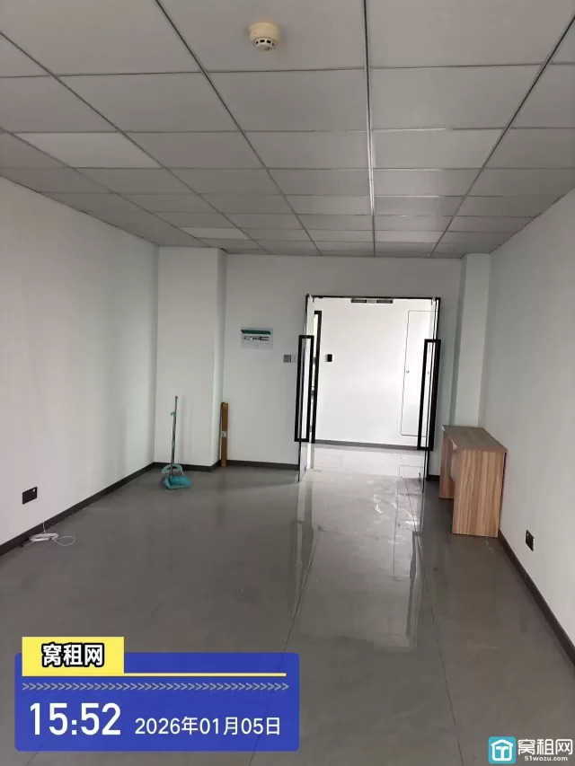 鄞州区姜山60平米写字楼出租2200元/月